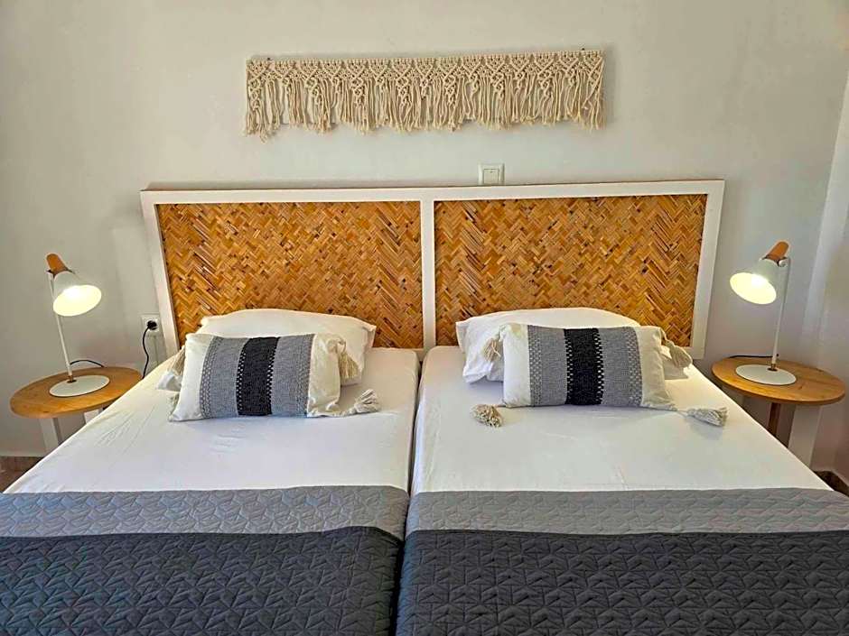 Papafotis Apartments & Suites