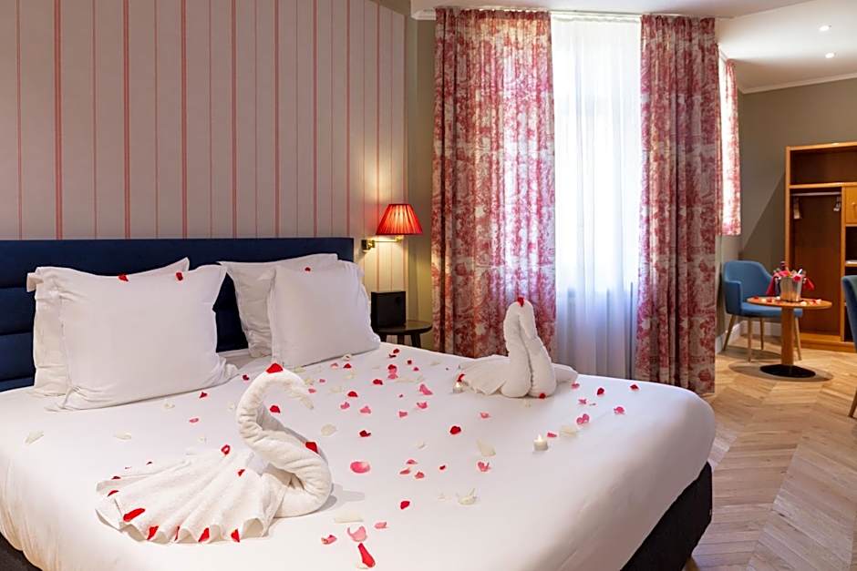 Hotel Perrin - former Carlton