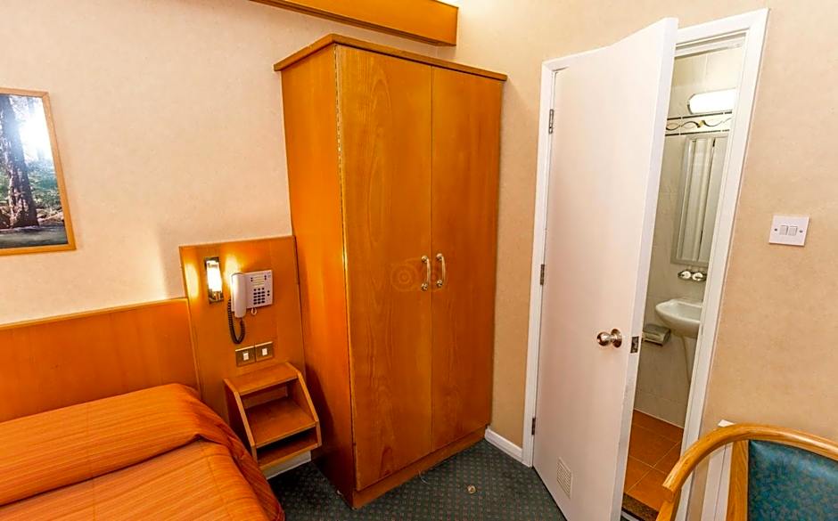 Photo 1 of 6 of Small Single Room