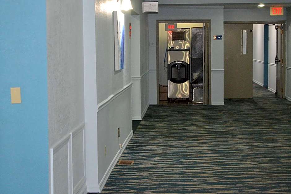 Days Inn and Suites by Wyndham Sikeston