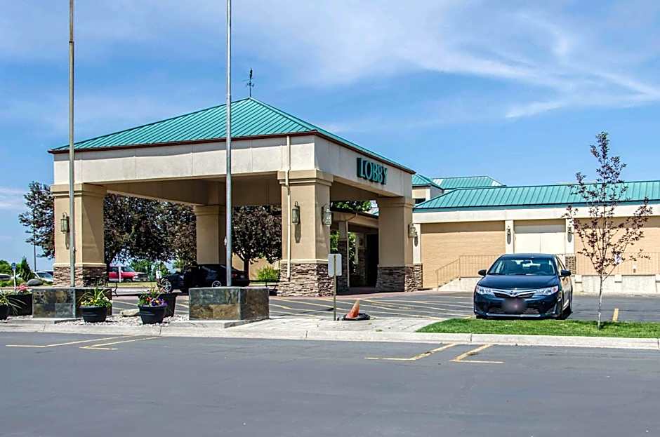 Grand Idaho Inn & Suites