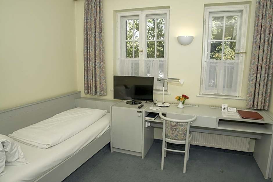 Hotel Gautinger Hof - Ruhig im Fünf-Seen-Land nahe S-Bahn und München