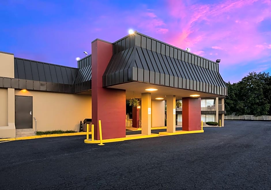 Red Roof Inn Reading