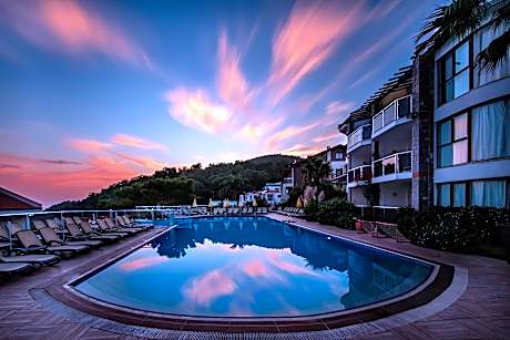 Tropical Deluxe Hotel