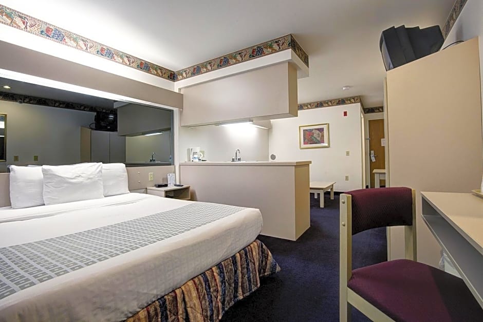 Americas Best Value Inn & Suites Racine