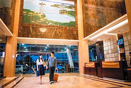 Modern Deluxe Triple