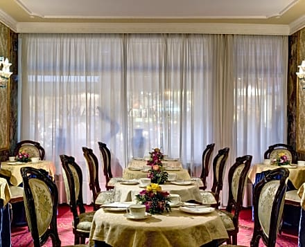Hotel Montecarlo