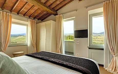 Family Room with Garden View