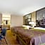 Super 8 by Wyndham Oklahoma/Frontier City