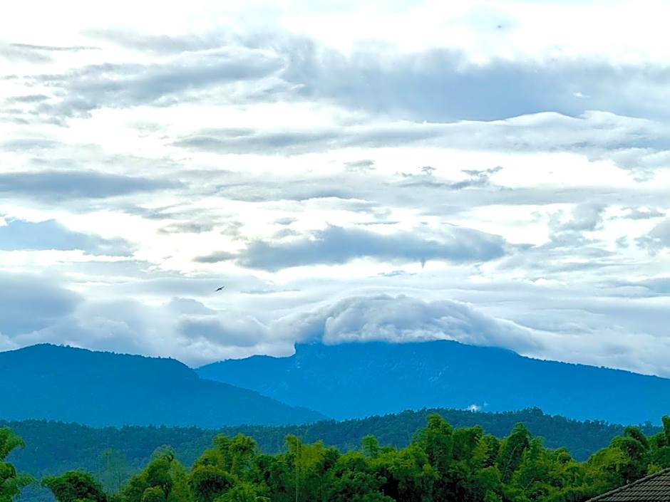Sandee Place Mountain View Hotel โรงแรมแสนดีเพลส เมาเท่นวิว จอมทอง