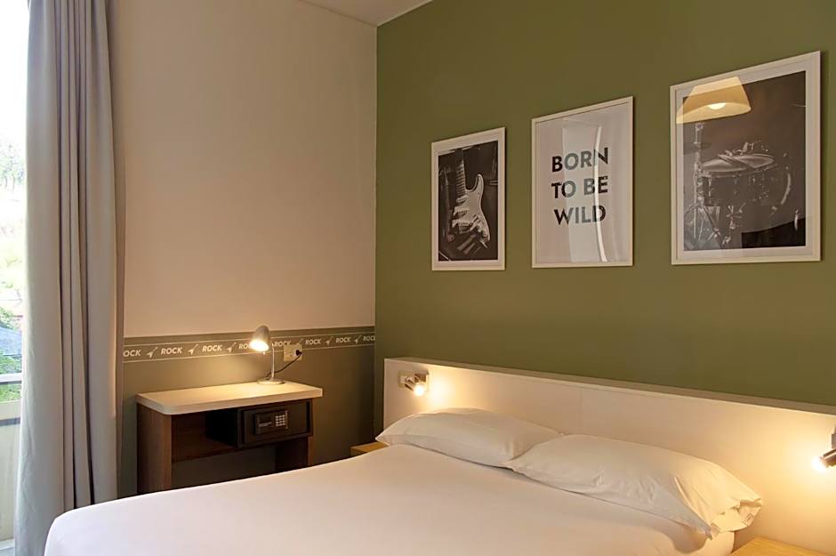Hotel Nologo