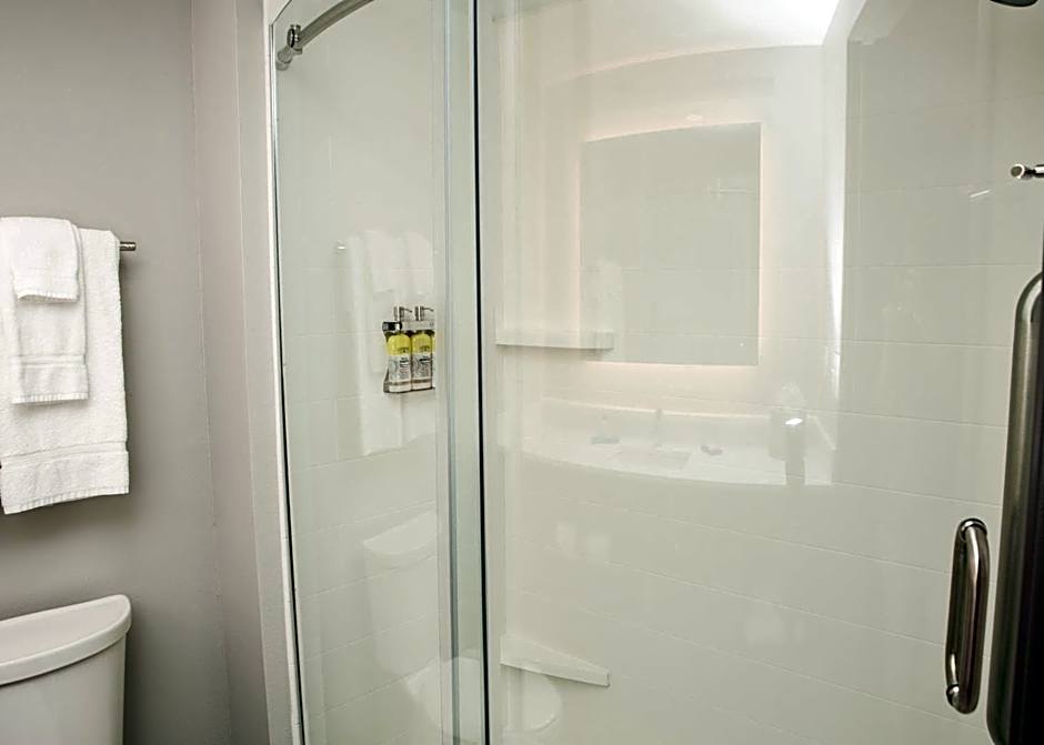 Holiday Inn Express Hotel & Suites Norfolk By IHG