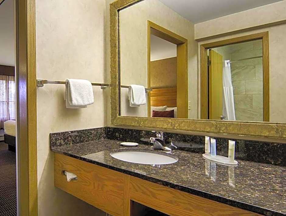 Quality Inn & Suites Detroit Lakes