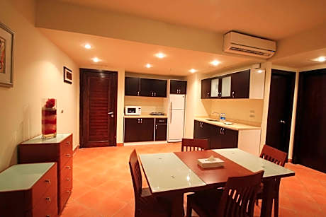 Three-Bedroom Rental Apartment with Sea View