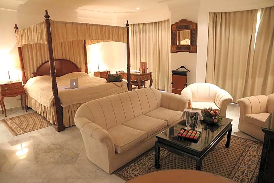 Hotel La Maison Blanche