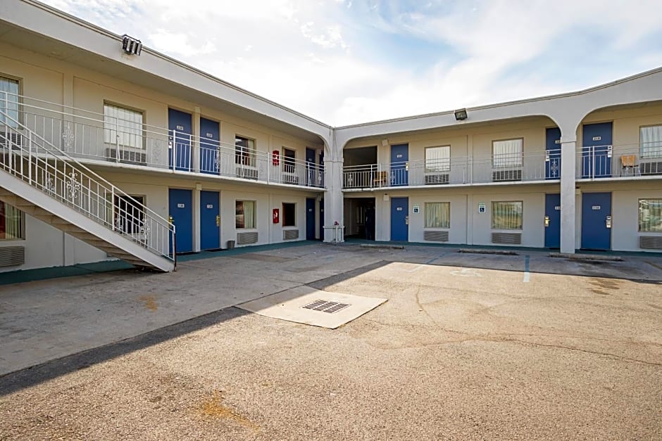 Clarion Pointe