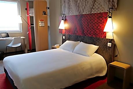 Superior Triple Room with One Double Bed and Sofa Bed