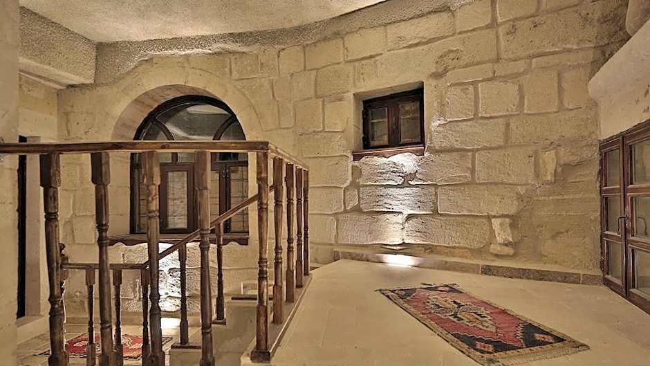 Maccan Cave Hotel