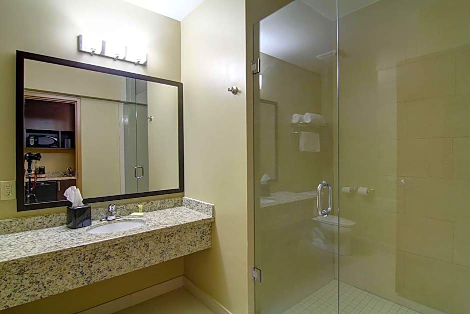 Best Western Plus Bowmanville