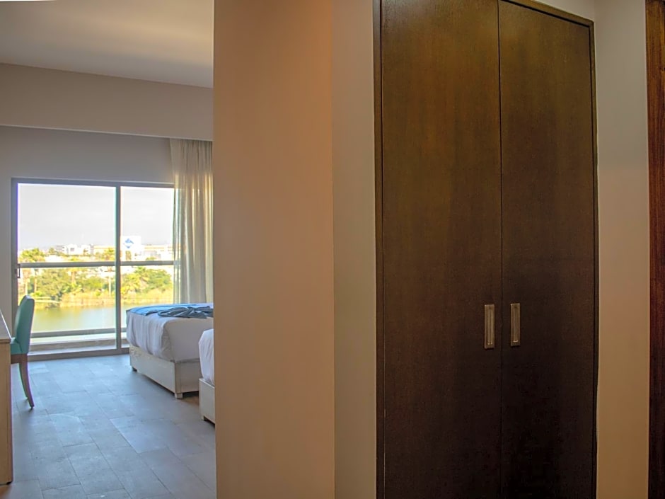 Varali Grand Hotel