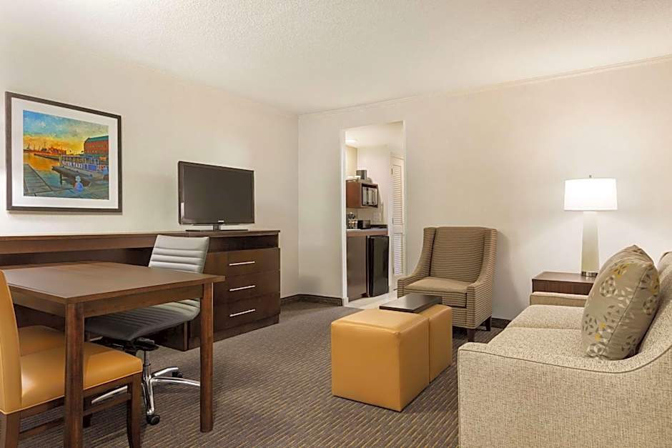 Embassy Suites by Hilton Baltimore-At BWI Airport