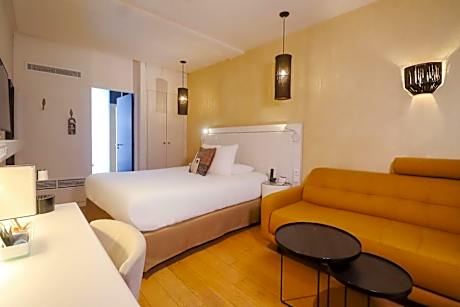 Quadruple Room with King Bed and Sofa Bed - Non-Smoking