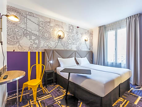 Standard Room with two single beds