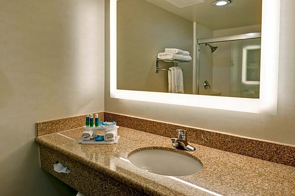 Holiday Inn Express Newport Beach By IHG