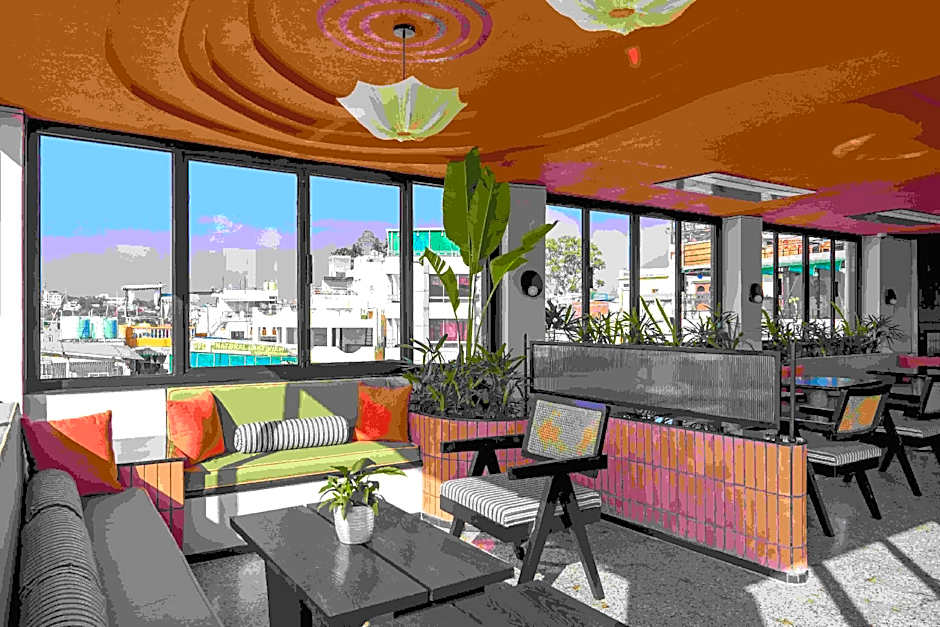 The Red Pier - My Downtown Hotels