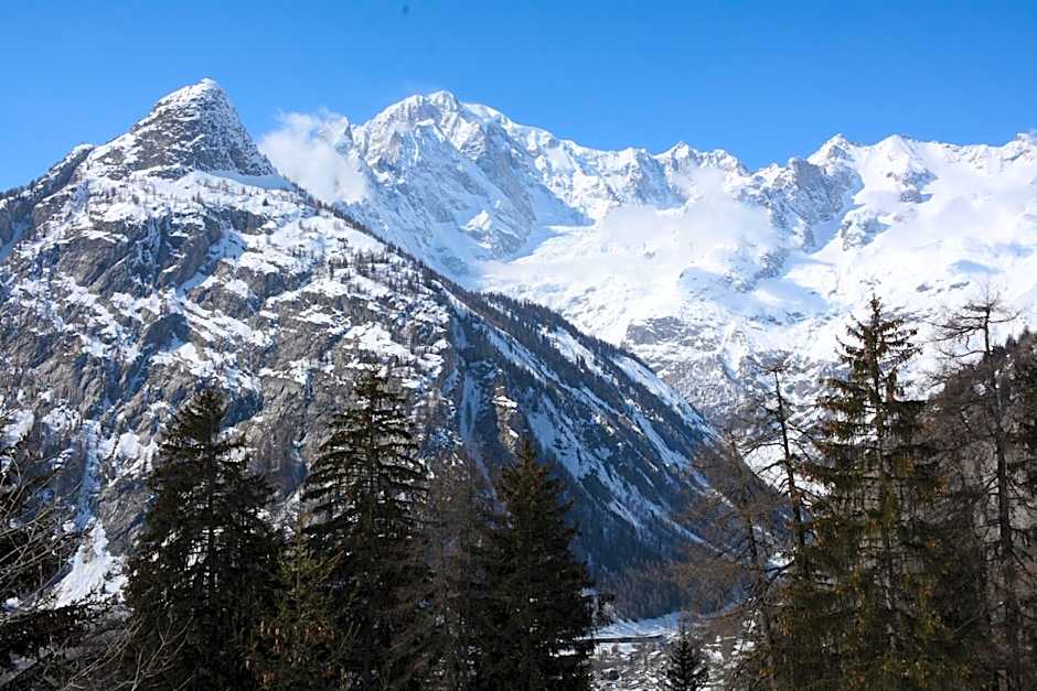 Le Massif Hotel & Lodge Courmayeur - The Leading Hotels of the World