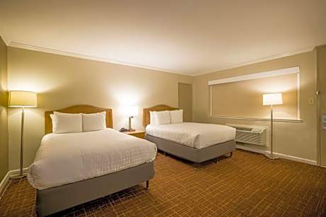 Double Room with Two Double Beds - Mobility Accessible/Non-Smoking