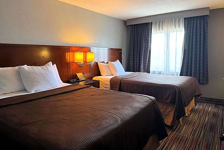 Travelodge by Wyndham Bloomington 