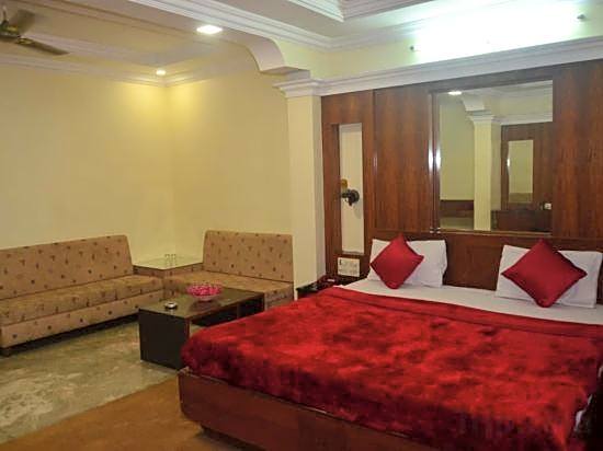 Poonam Hotel