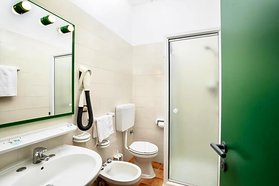 Ecovillage with swimming-pool surrounded by greenery, apartments with air conditioning and outdoor private area