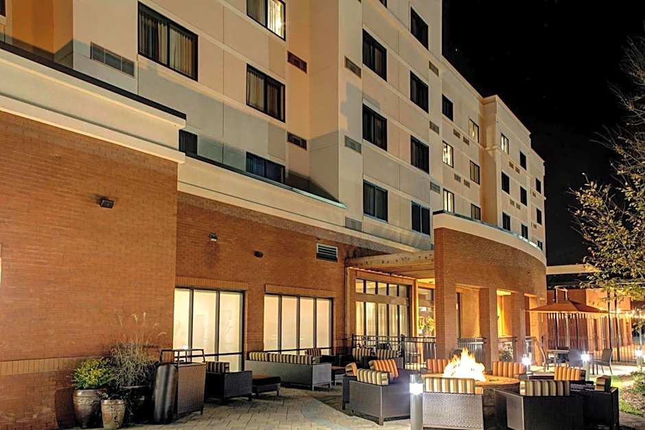 Courtyard by Marriott Carrollton