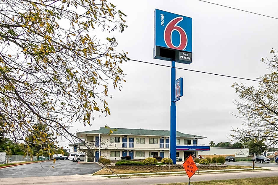 Motel 6-Janesville, WI