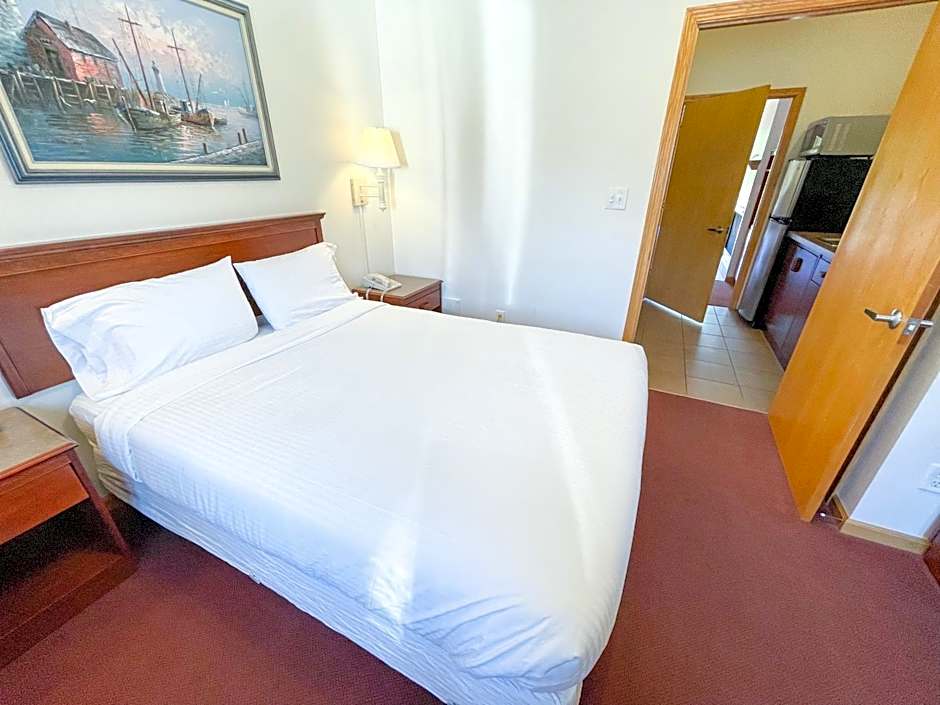 Lake Bluff Inn and Suites
