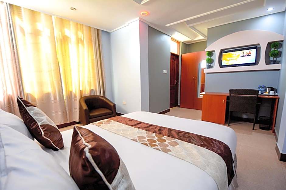 Photo 1 of 9 of Executive Suite