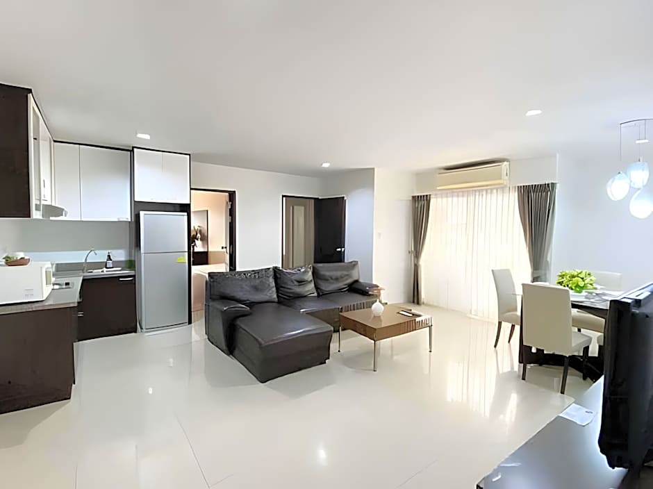 14 Place Sukhumvit Suites