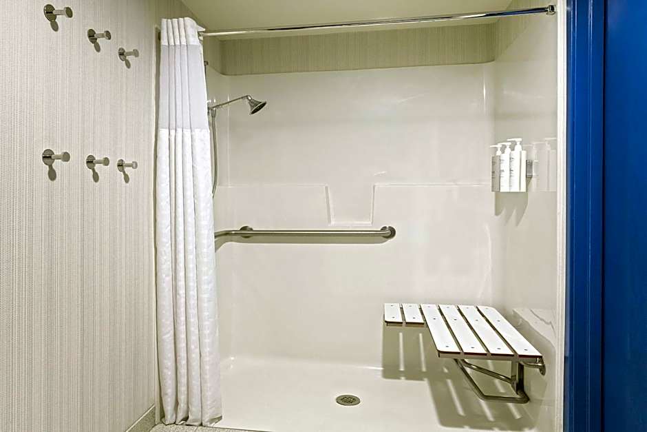 Spark by Hilton Denver International Airport