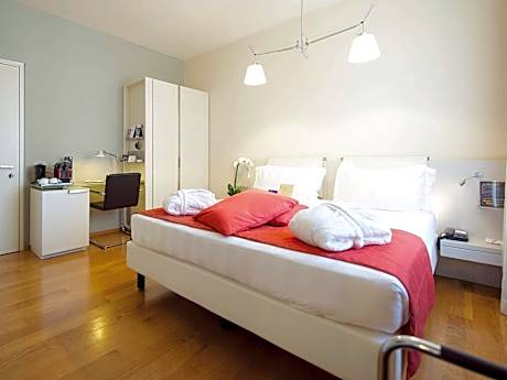 Superior Double Room with King Bed