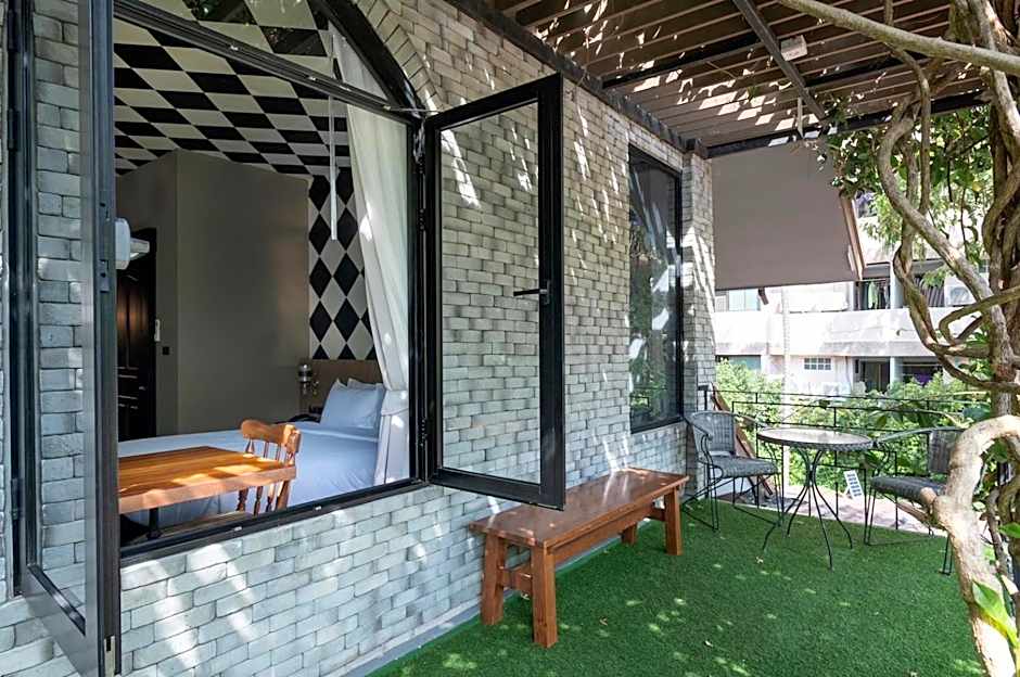 Photo 1 of 5 of Superior Villa