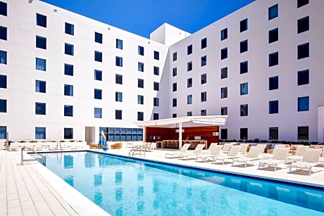 AC Hotel by Marriott Miami Aventura