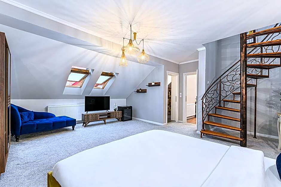 Dallure Boutique - Central, Self Check In