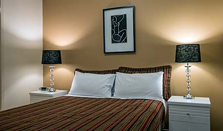 Premier One-Bedroom Apartment with River View