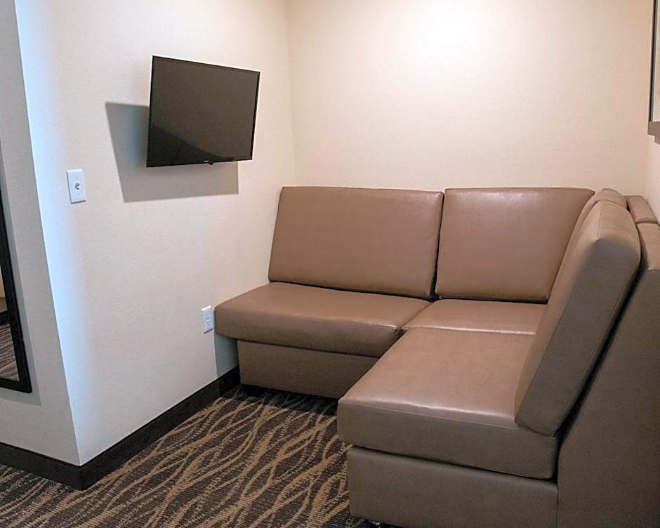 Cobblestone Hotel & Suites - Two Rivers