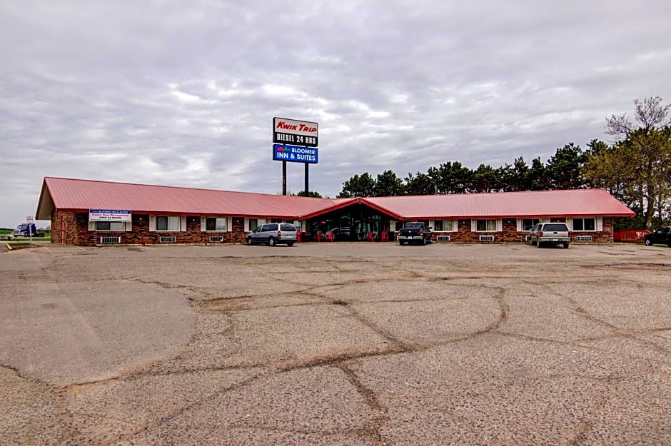 Bloomer Inn & Suites