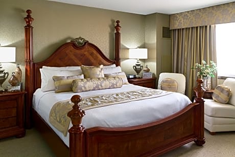 1 King Bed Presidential Suite