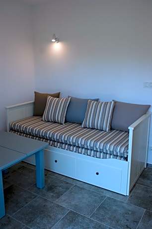 Comfort One-Bedroom Apartment (2 Adults)