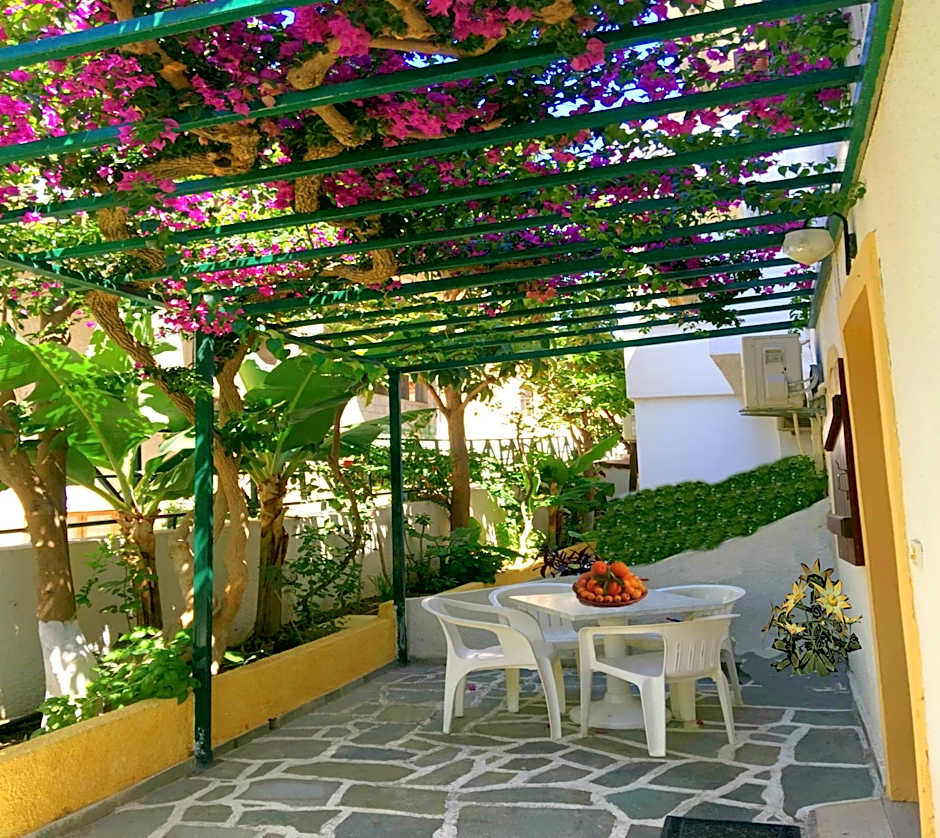 Kastro Studios Apartments